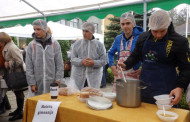 Rudeniškas vidurdienis sukvietė molėtiškius į akciją „Savanorių sriuba“