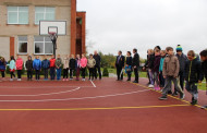 Atnaujinta sporto aikštelė Pažagienių mokyklos-darželio vaikams įkvepia didesnį norą sportuoti