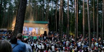 „Akacijų alėjoje“ – nuo eksperimentuojančių bardų scenos debiutantų iki Nacionalinės premijos laureatų