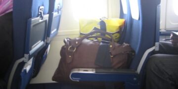 Ramina keliaujančius lėktuvais: sumažinti rankinio bagažo standartai yra tik rekomendacinio pobūdžio