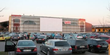 Šiltą vasaros vakarą kauniečius kvies pasimėgauti lauko kinu