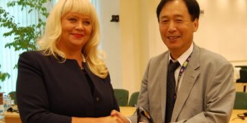 VISAGINE LANKĖSI JAPONIJOS AMBASADORIUS