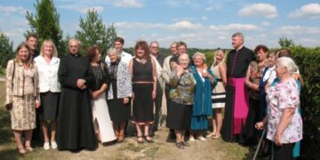 Prelatas Edmundas Putrimas aplankė tėvoniją