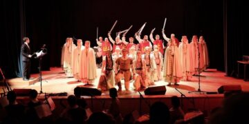 Nebūtina pasikvėpinti naftalinu, kad neštum patriotizmą