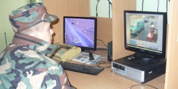 Latvijos pilietė į Lietuvą gabeno nelegalų alkoholį