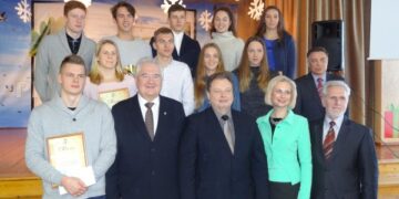 Pasveikinti geriausi miesto plaukikai