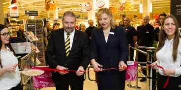 Meras dalyvavo „Maxima LT“ atidarymo šventėje