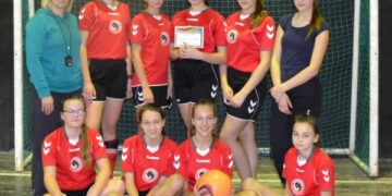 Sportas. Mergaitės žaidė futbolą