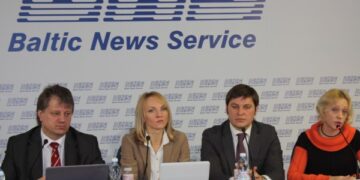 Tyrimas: 75 proc. darbuotojų net sirgdami eina į darbą