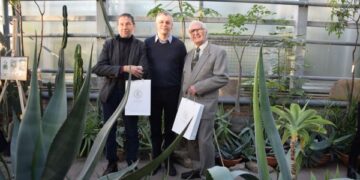 VDU Kauno botanikos sodo oranžeriją papuošė pašto ženklų ir atviručių kolekcijos