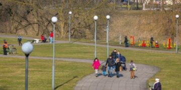 Kiek miestui reikia lauko treniruoklių?