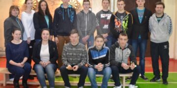 Mokiniai žaidė smiginį