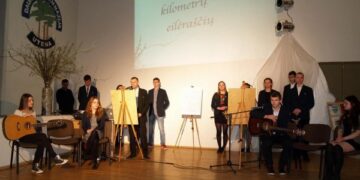 100 kilometrų eilėraščių Utenos Dauniškio gimnazijoje
