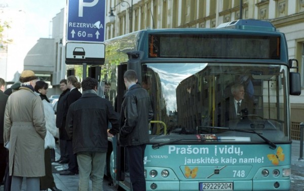 Žmonėms su specialiaisiais poreikiais bus lengviau keliauti viešuoju transportu
