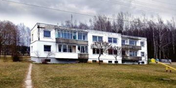 Kaimo daugiabučiai  rengiami įstatymo rūbu