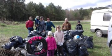 Vis atsiranda, kas  „puošia“ Sodelius šiukšlėmis