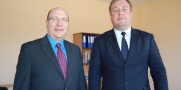 Visagine viešėjo JAV ambasados patarėjas Howardas Solomonas