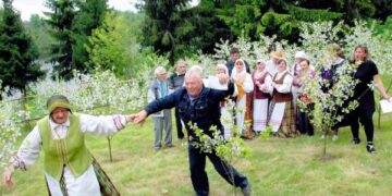 Tauragniškiai metus skaičiuoja vyšnaitėmis