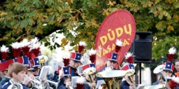 Laisvės aikštėje vėl skambės dūdos