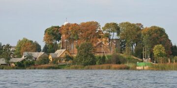 Vepriai dar neaptikti masinių turistų