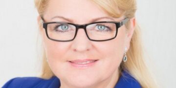 Ministrė A. Pabedinskienė nutraukia atostogas, kad susitiktų su Švietimo profsąjungų atstovais