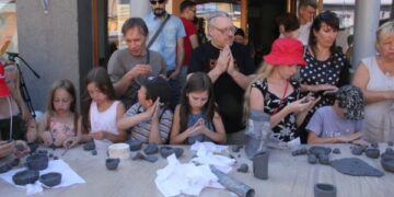 Įvairių šalių keramikai panevėžiečius kviečia lipdyti kartu