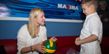 R. Meilutytės palaikoma socialinė iniciatyva sulaukė susidomėjimo – 600 pradinukų galės išmokti plaukti