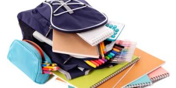 Ekspertai pataria: kaip išsirinkti kuprinę, nežalojančią vaiko sveikatos