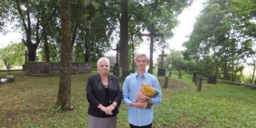 Padėkojo už savanoriškai sutvarkytas baronų Holšteinų kapinaites