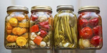 Gydytoja dietologė: netiesa, kad konservuotose daržovėse nėra vitaminų