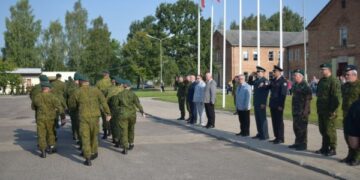 Karaliaus Mindaugo husarų batalione į atsargą išleidžiama per 370 šauktinių karių