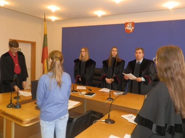 Teismo posėdžius vedė moksleiviai
