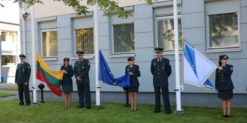 Policija prašo keisti eismą Senamiesčio gatve