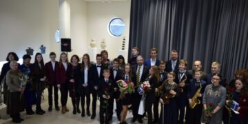 Pasveikinti moksleivių konkursų ir olimpiadų nugalėtojai