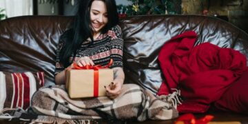 Ką reikia žinoti perkant Kalėdines dovanas internetu?