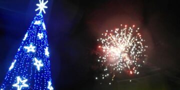 Gruodžio 9 d. Biržų centrinėje miesto aikštėje įžiebta kalėdinė miesto eglė.