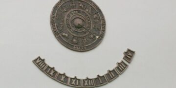 J. Balčikonio gimnazijos Saulės laikrodis papuošė pasaulinę kolekciją