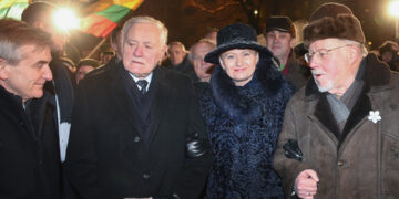 Laisvės gynėjams atminti – 6 metrų obeliskas