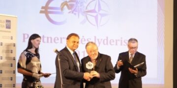 Kvietimas LVK nariams teikti kandidatus LVK apdovanojimams