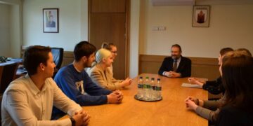 Meras susitiko su miesto jaunimu