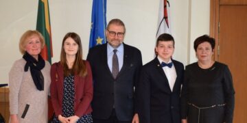 Meras įteikė Petro Būtėno premijas