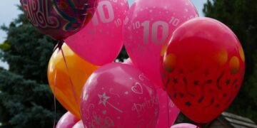 Kuo helio balionai skiriasi nuo įprastų?