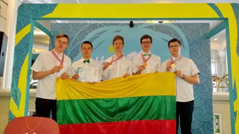 Fizikos olimpiadoje Indonezijoje panevėžietis laimėjo sidabro medalį