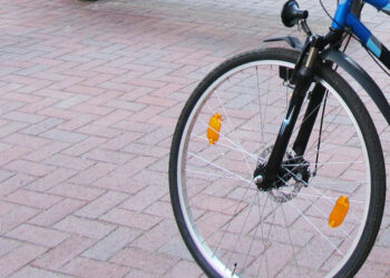 Tęsiamas dviračių ir pėsčiųjų tako įrengimas Biržų mieste