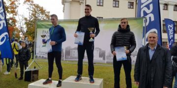 Savaitgalį Pakruojo dvaro takus užtvindė bėgikai