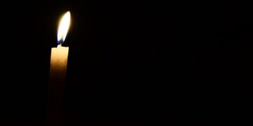 Mirė signataras J. Karvelis