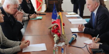 Klaipėdos meras susitiko su EK nariu V. Andriukaičiu