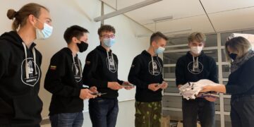 Panevėžio jaunimas kūrybinėse dirbtuvėse sprendžia švietimo, robotikos ir pramogų problemas