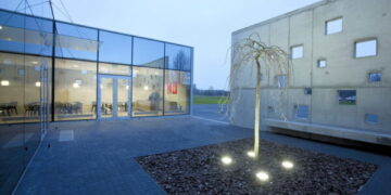 Kėdainių krematoriumo kiemelis