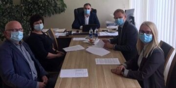 Panevėžio miesto savivaldybės administracijos direktorius Tomas Jukna ir AB „Telia Lietuva“ atstovai